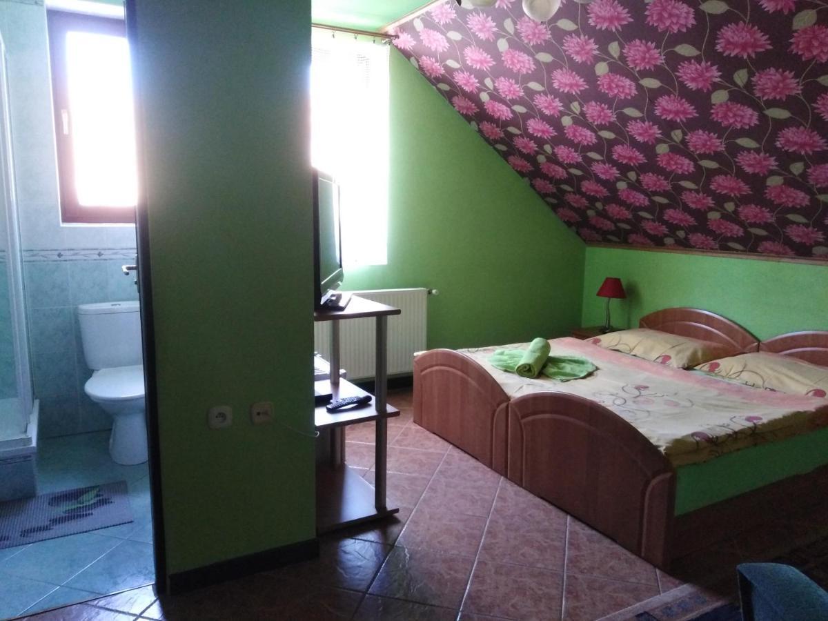 Ubytovanie Penzion Iveta Poltar Dış mekan fotoğraf